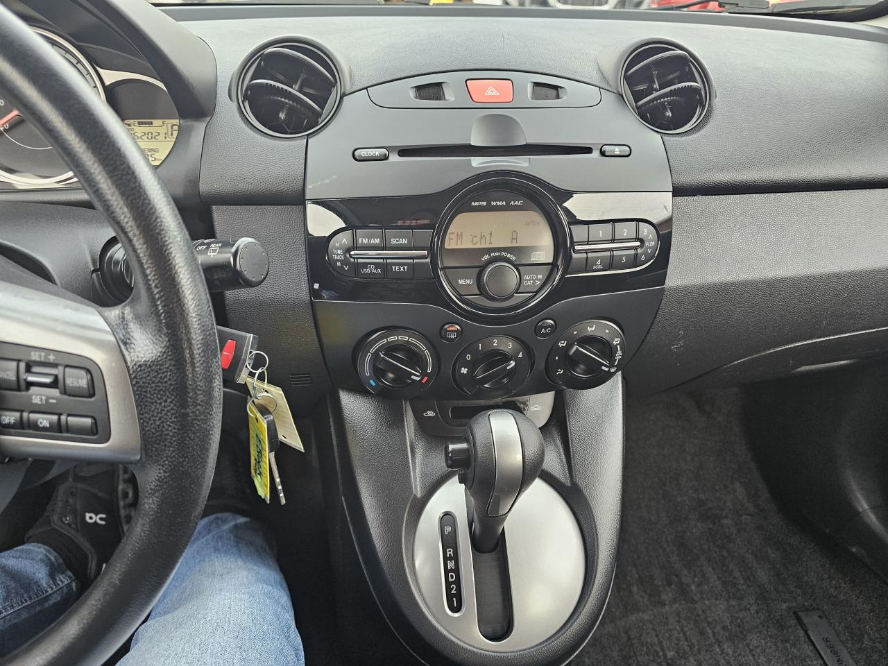 2013 Mazda MAZDA2 GX, AUTOMATIC, CERTIFIED, 2 SETS OF TIRES, 162 KM Photo