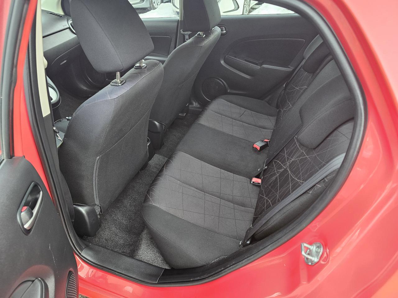 2013 Mazda MAZDA2 GX, AUTOMATIC, CERTIFIED, 2 SETS OF TIRES, 162 KM Photo