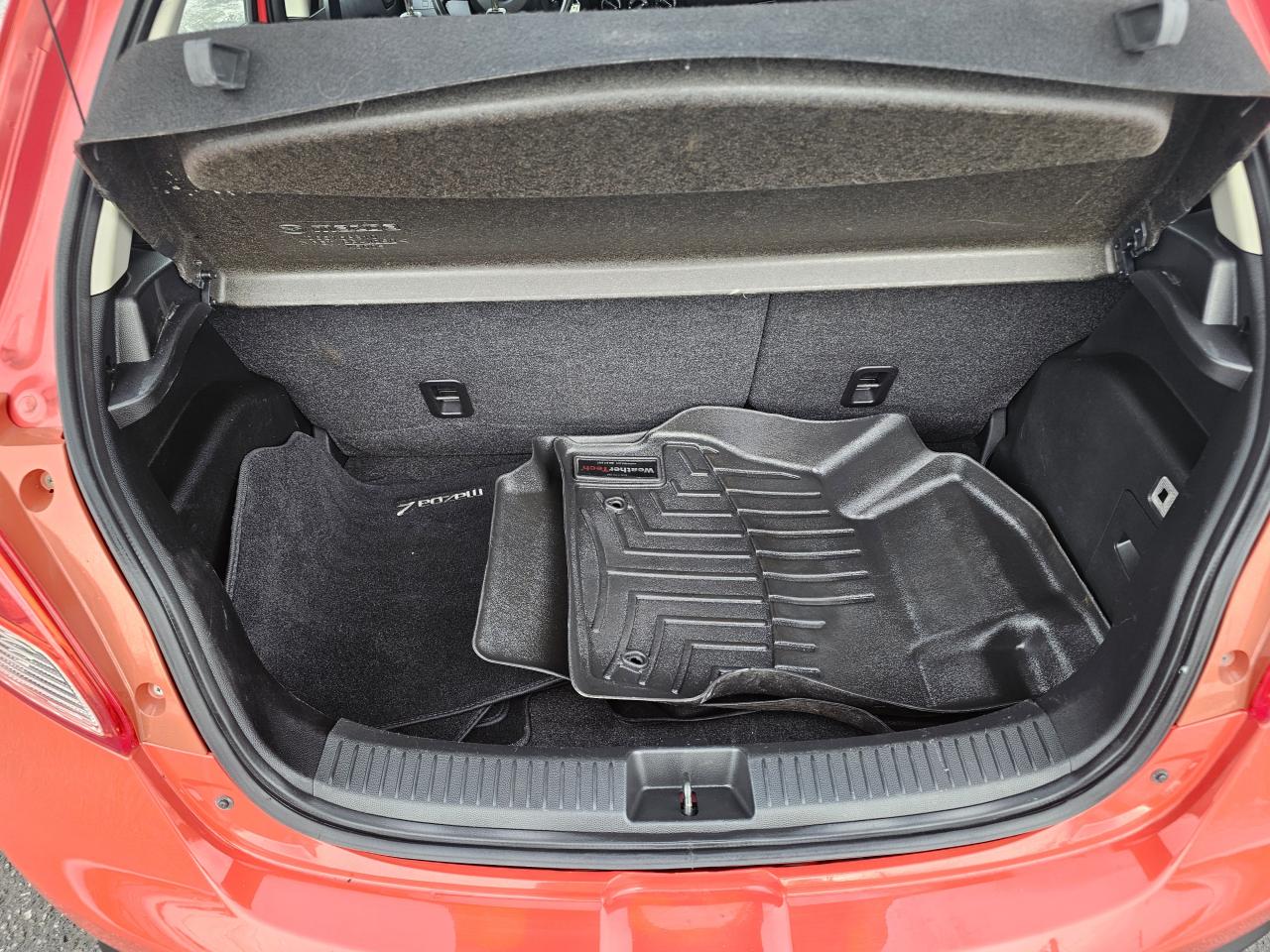 2013 Mazda MAZDA2 GX, AUTOMATIC, CERTIFIED, 2 SETS OF TIRES, 162 KM Photo