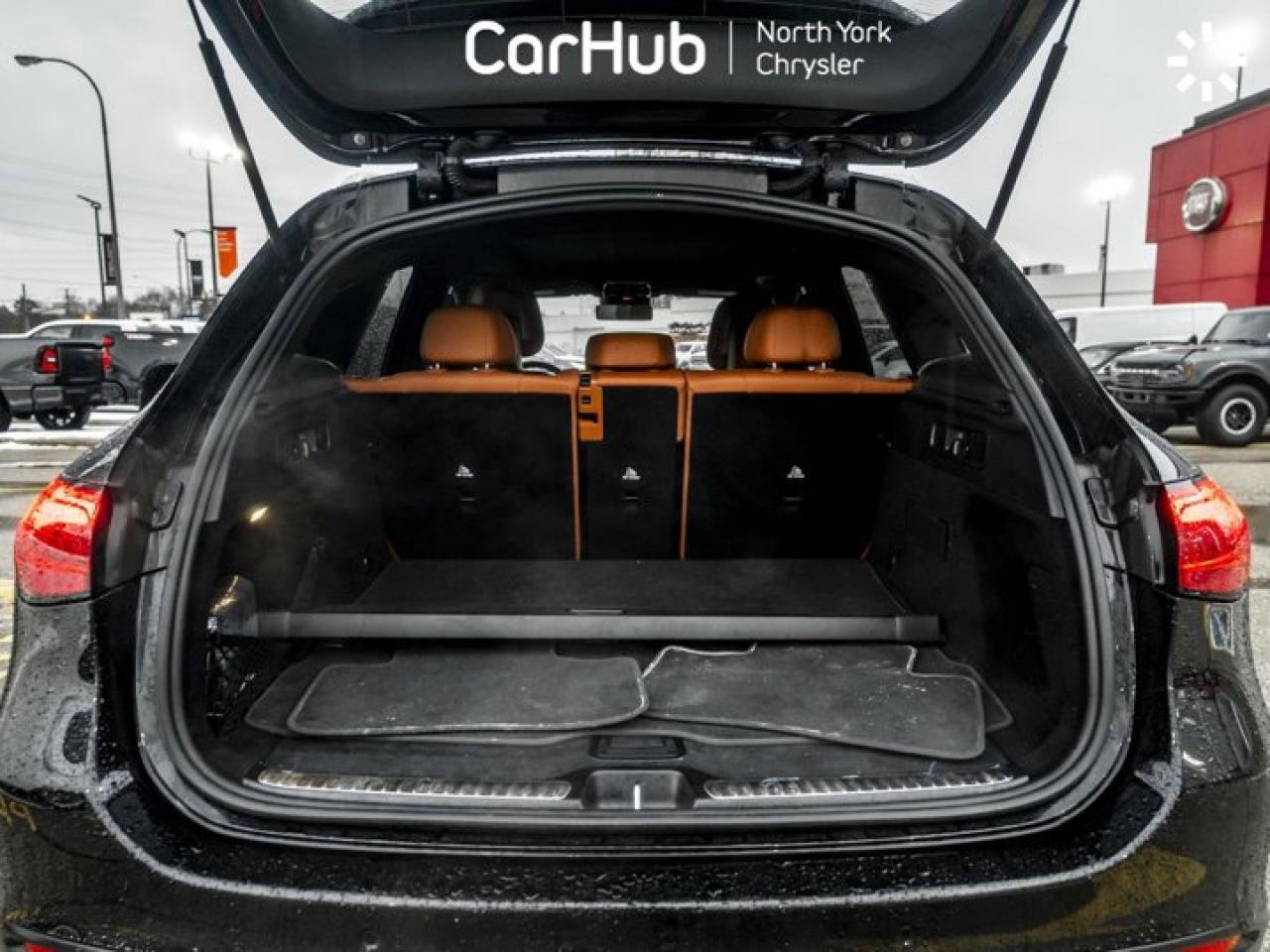 2025 Mercedes-Benz GLC 300 Photo