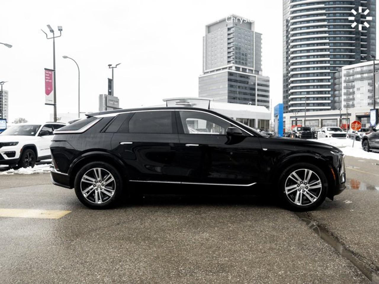 2024 Cadillac LYRIQ Tech AWD Panoroof Heated Seats Navi Apple CarPlay Android Auto Photo