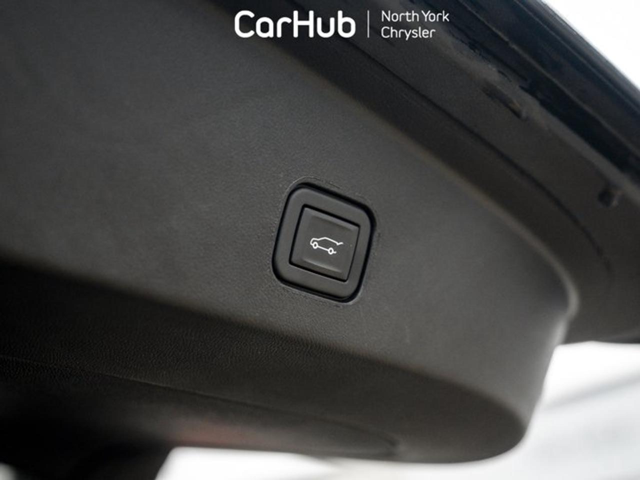 2024 Cadillac LYRIQ Tech AWD Panoroof Heated Seats Navi Apple CarPlay Android Auto Photo