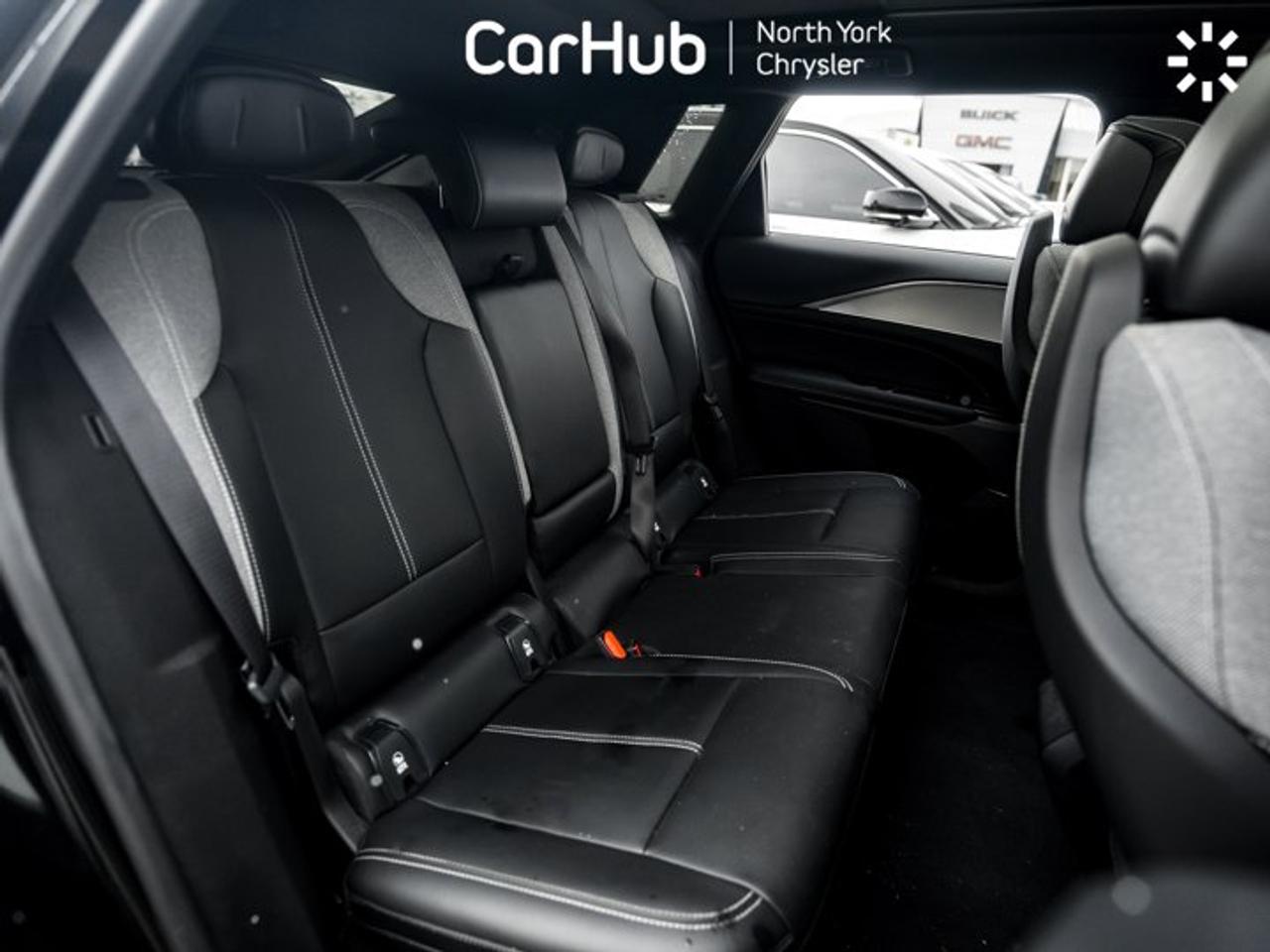 2024 Cadillac LYRIQ Tech AWD Panoroof Heated Seats Navi Apple CarPlay Android Auto Photo