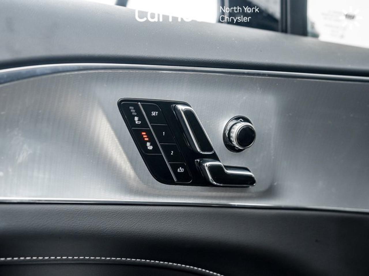 2024 Cadillac LYRIQ Tech AWD Panoroof Heated Seats Navi Apple CarPlay Android Auto Photo