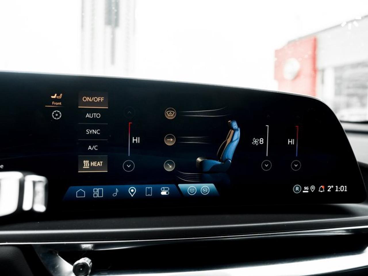 2024 Cadillac LYRIQ Tech AWD Panoroof Heated Seats Navi Apple CarPlay Android Auto Photo