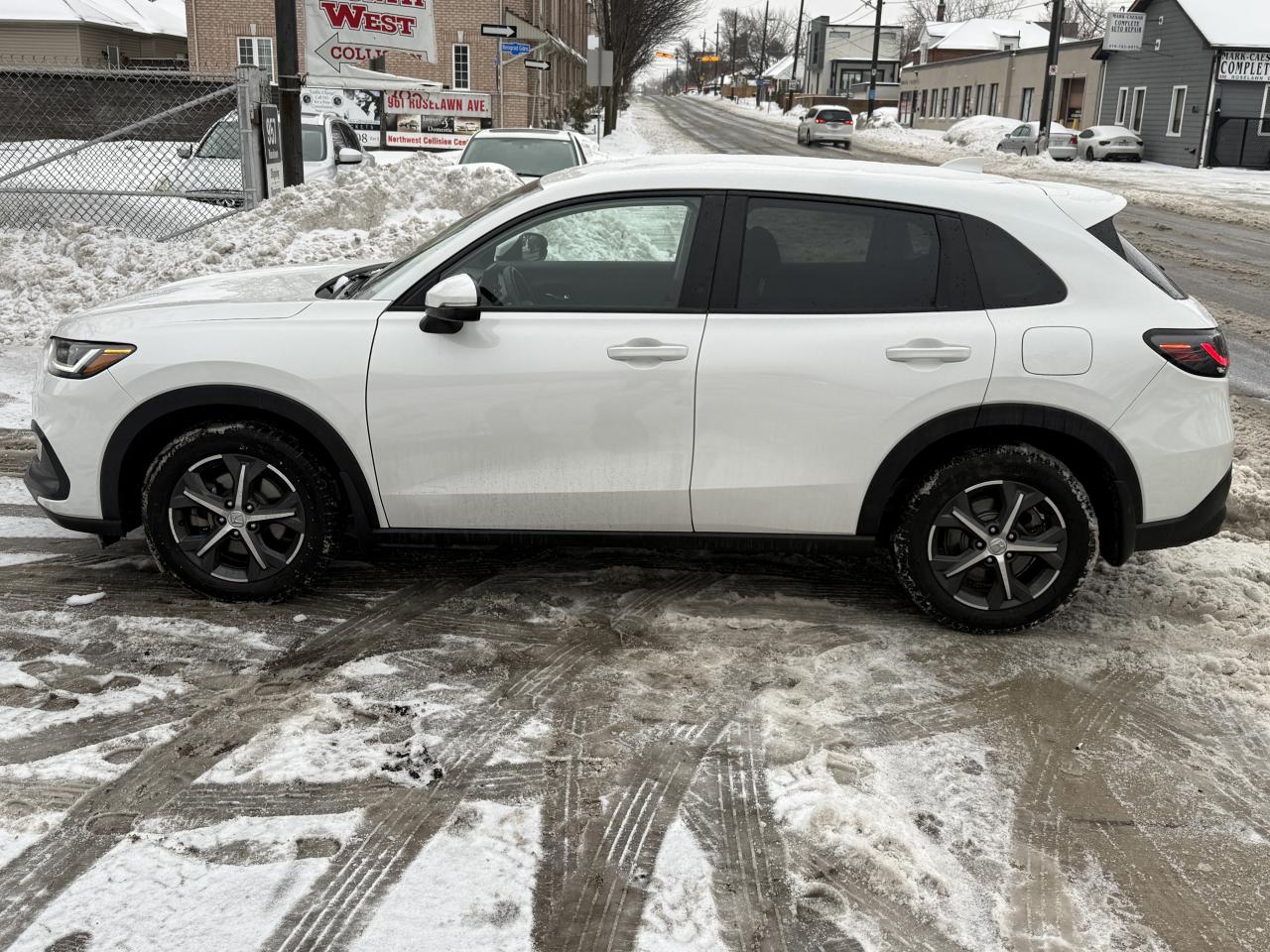 2024 Honda HR-V LX-B Photo