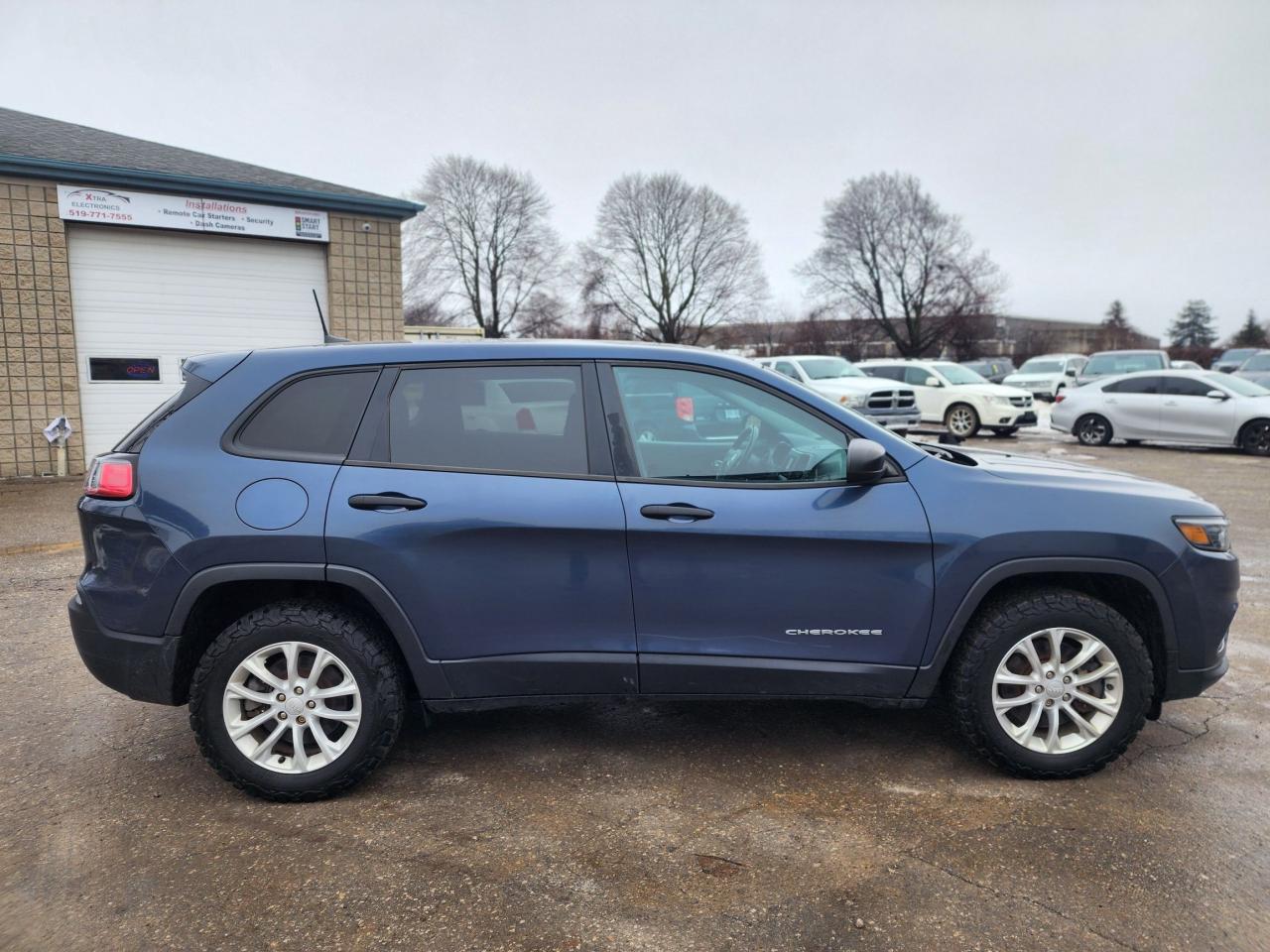 2020 Jeep Cherokee Sport l Clean Carfax l One Owner l AWD