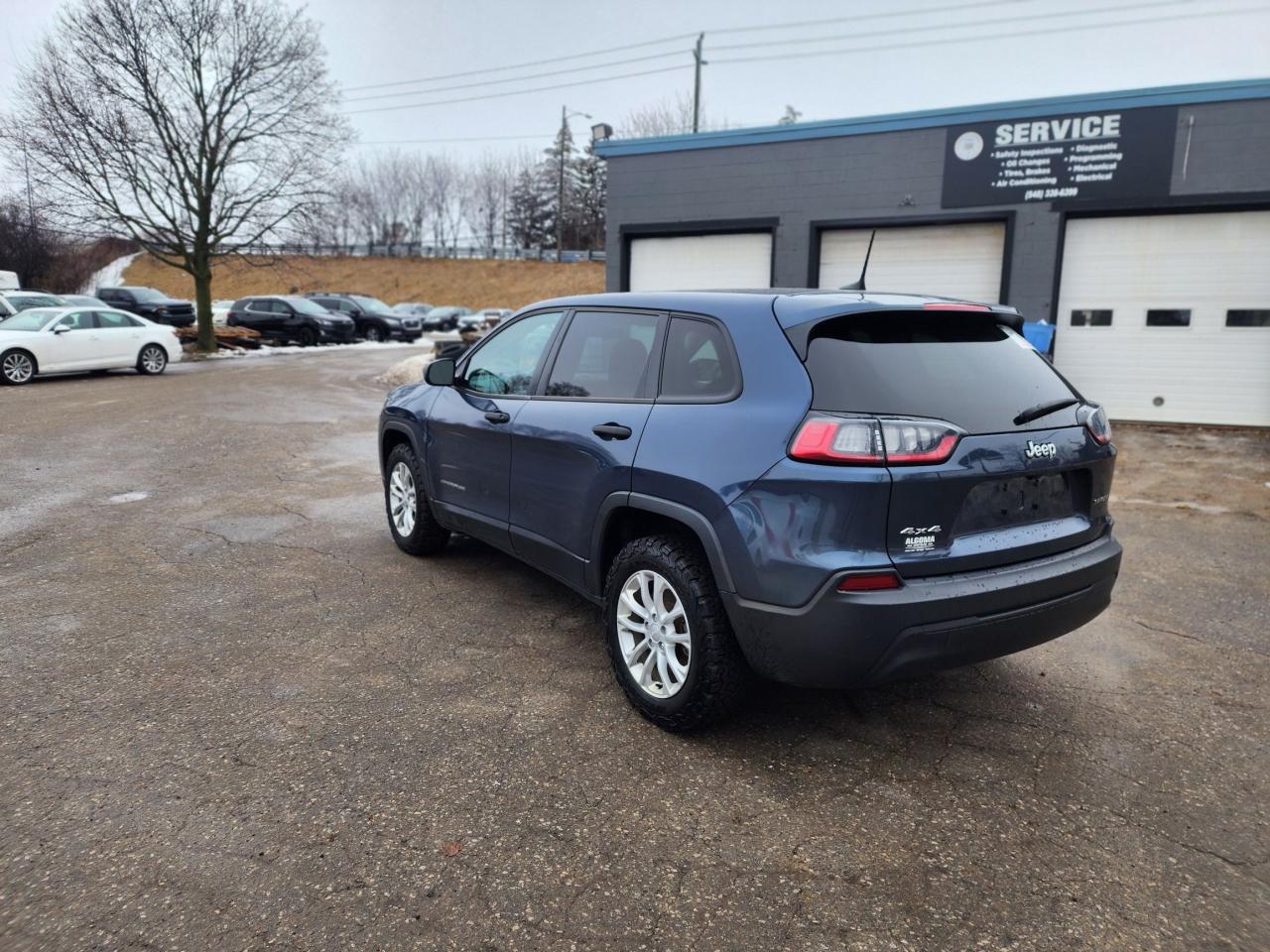2020 Jeep Cherokee Sport l Clean Carfax l One Owner l AWD