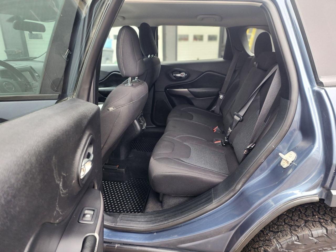 2020 Jeep Cherokee Sport l Clean Carfax l One Owner l AWD