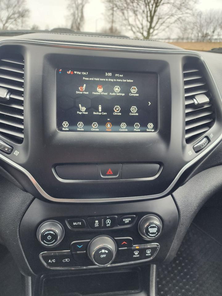 2020 Jeep Cherokee Sport l Clean Carfax l One Owner l AWD