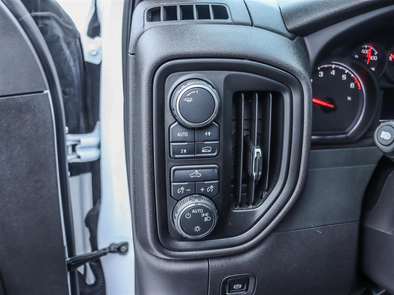 2025 Chevrolet Silverado 1500 W/T Photo