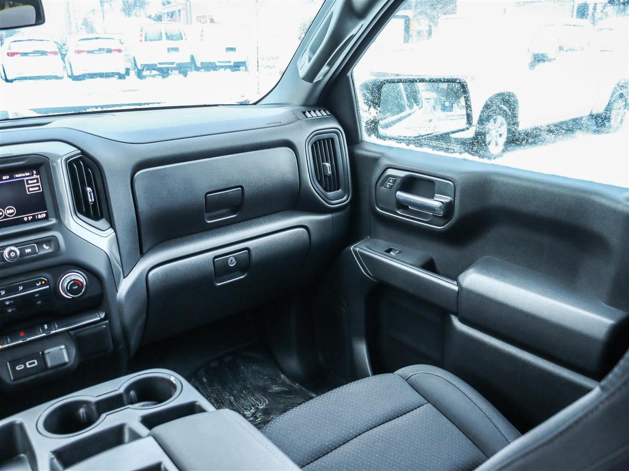 2025 Chevrolet Silverado 1500 W/T Photo