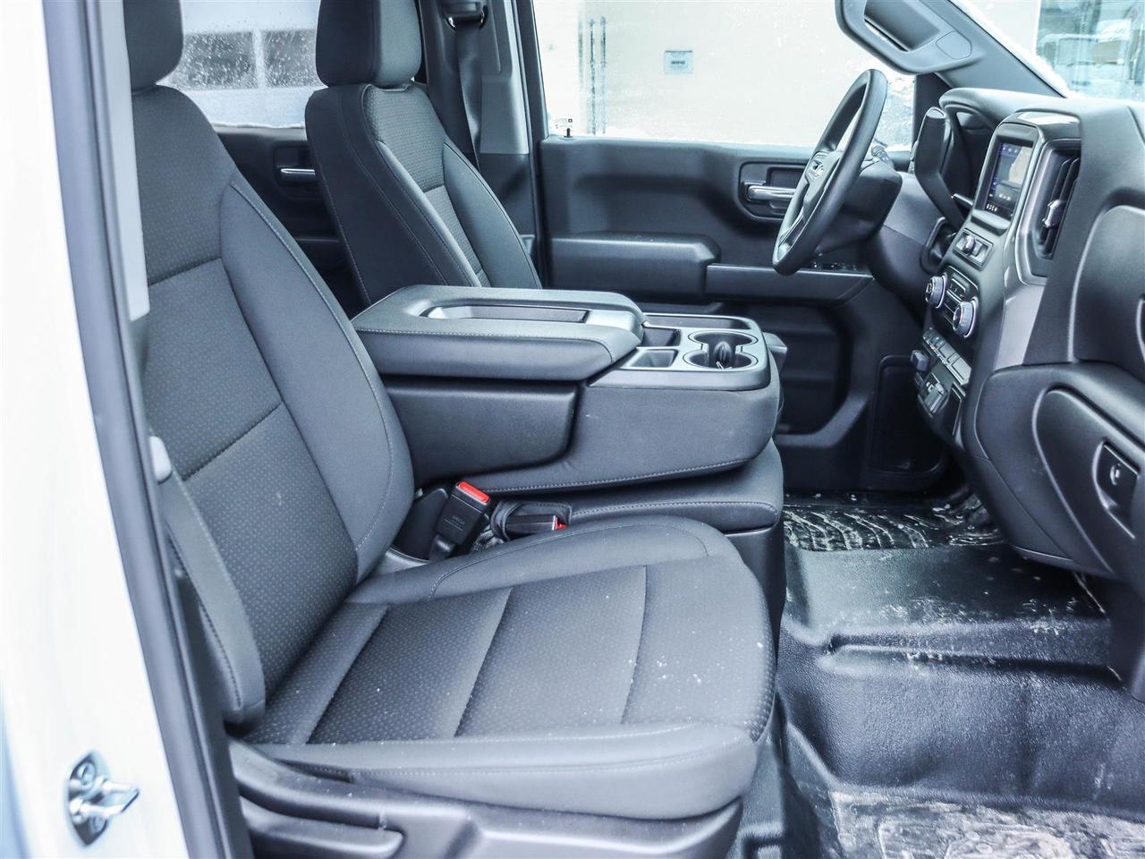 2025 Chevrolet Silverado 1500 W/T Photo