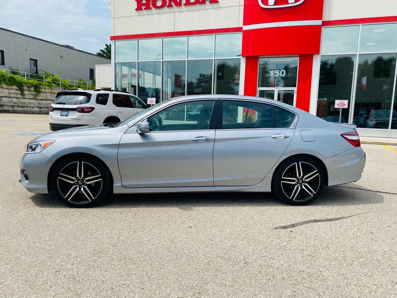 2017 Honda Accord Sedan Sport Photo