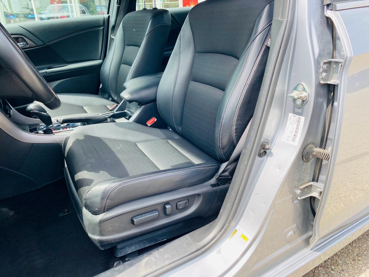 2017 Honda Accord Sedan Sport Photo