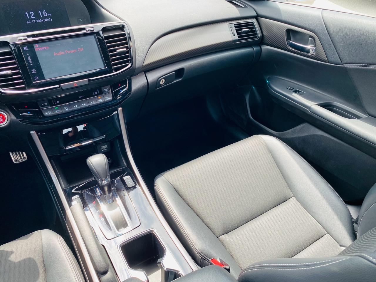 2017 Honda Accord Sedan Sport Photo