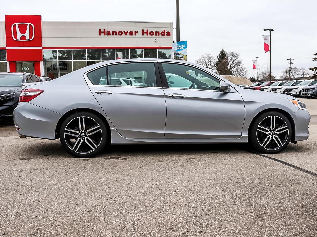 2017 Honda Accord Sedan Sport Photo2