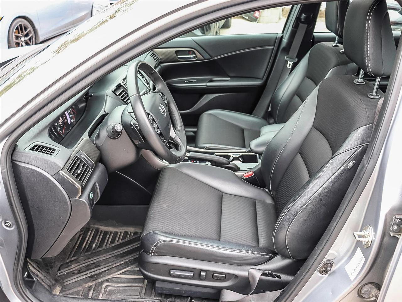 2017 Honda Accord Sedan Sport Photo