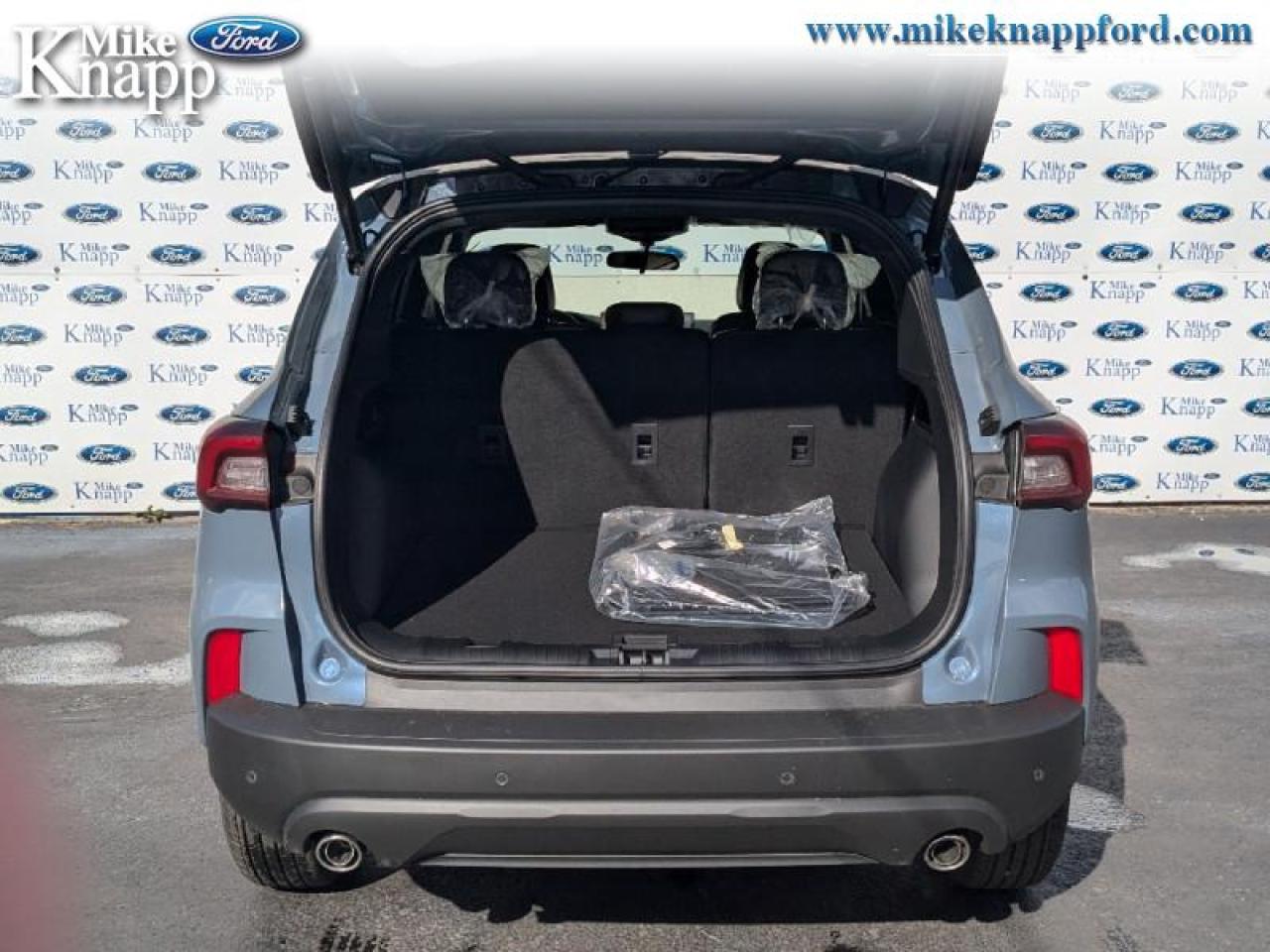 2025 Ford Escape ST-Line Photo4