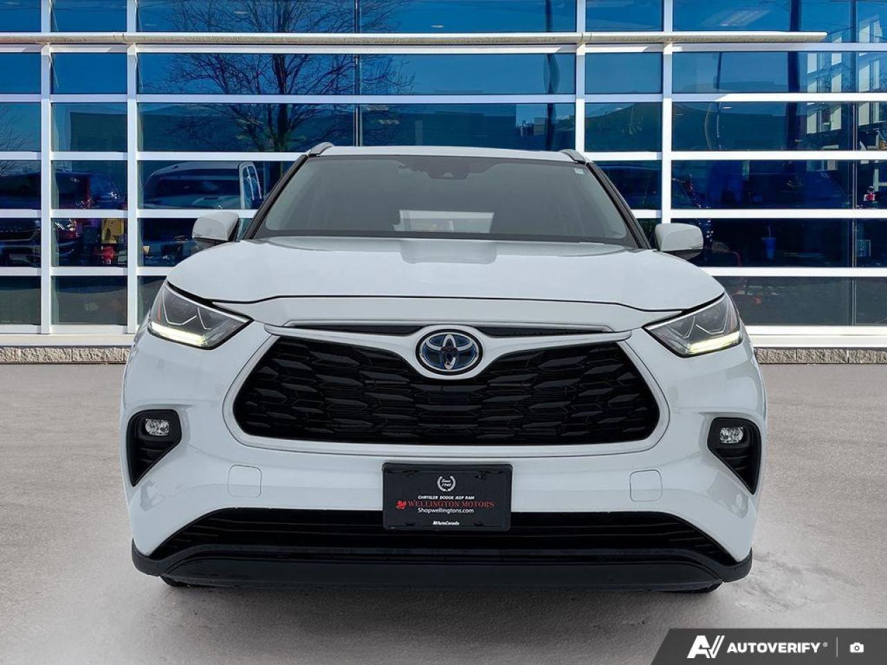 2023 Toyota Highlander Hybrid XLE Bronze Edition | Adaptive Cruise | Sunroof | Apple CarPlay & Android Auto | New Tires | Photo