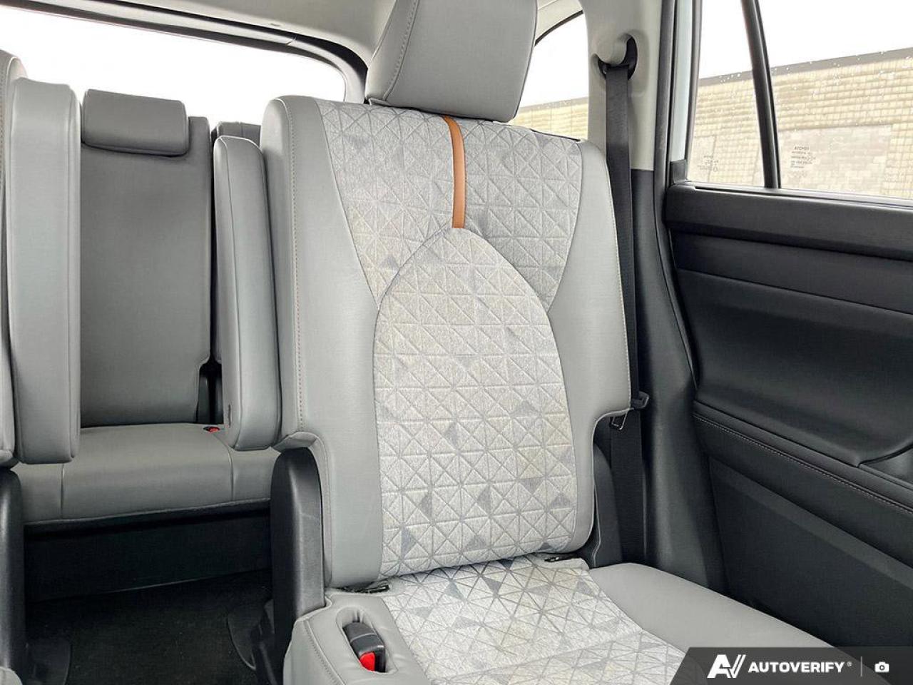 2023 Toyota Highlander Hybrid XLE Bronze Edition | Adaptive Cruise | Sunroof | Apple CarPlay & Android Auto | New Tires | Photo