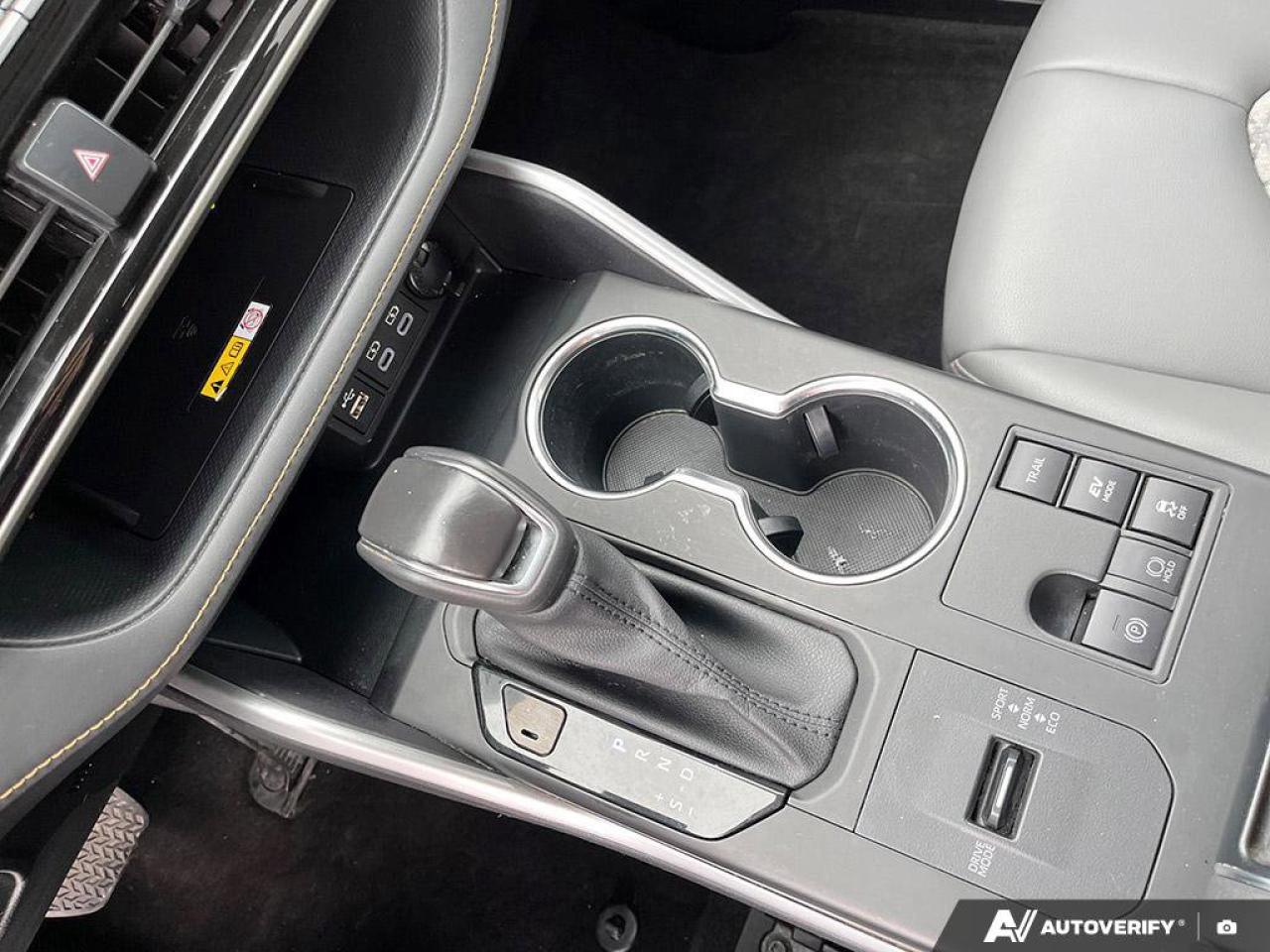 2023 Toyota Highlander Hybrid XLE Bronze Edition | Adaptive Cruise | Sunroof | Apple CarPlay & Android Auto | New Tires | Photo