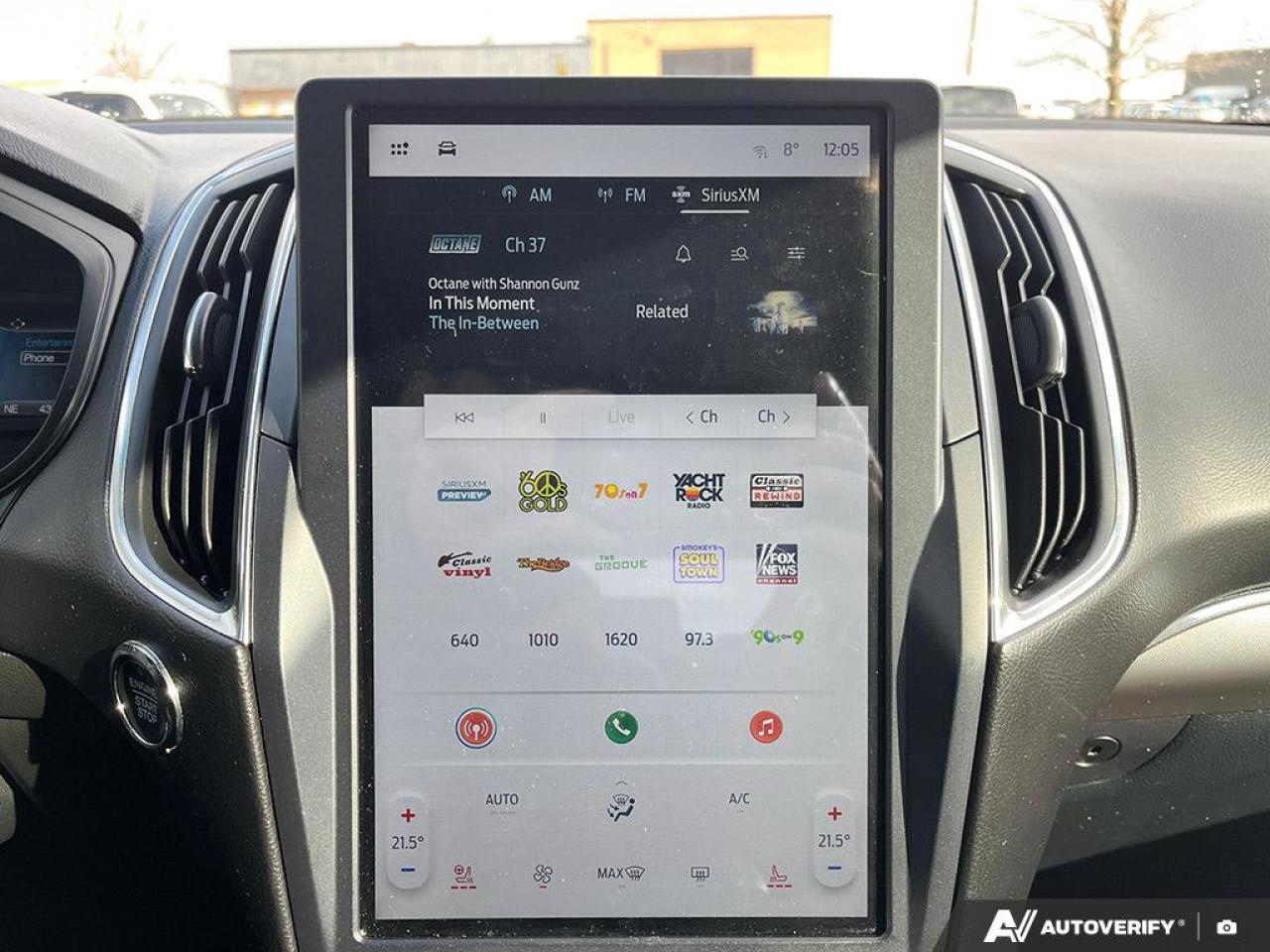 2023 Ford Edge Titanium AWD | Leather | Pano Roof | B&O Sound | Heated Seats + Steering | Remote Start | and More ! Photo