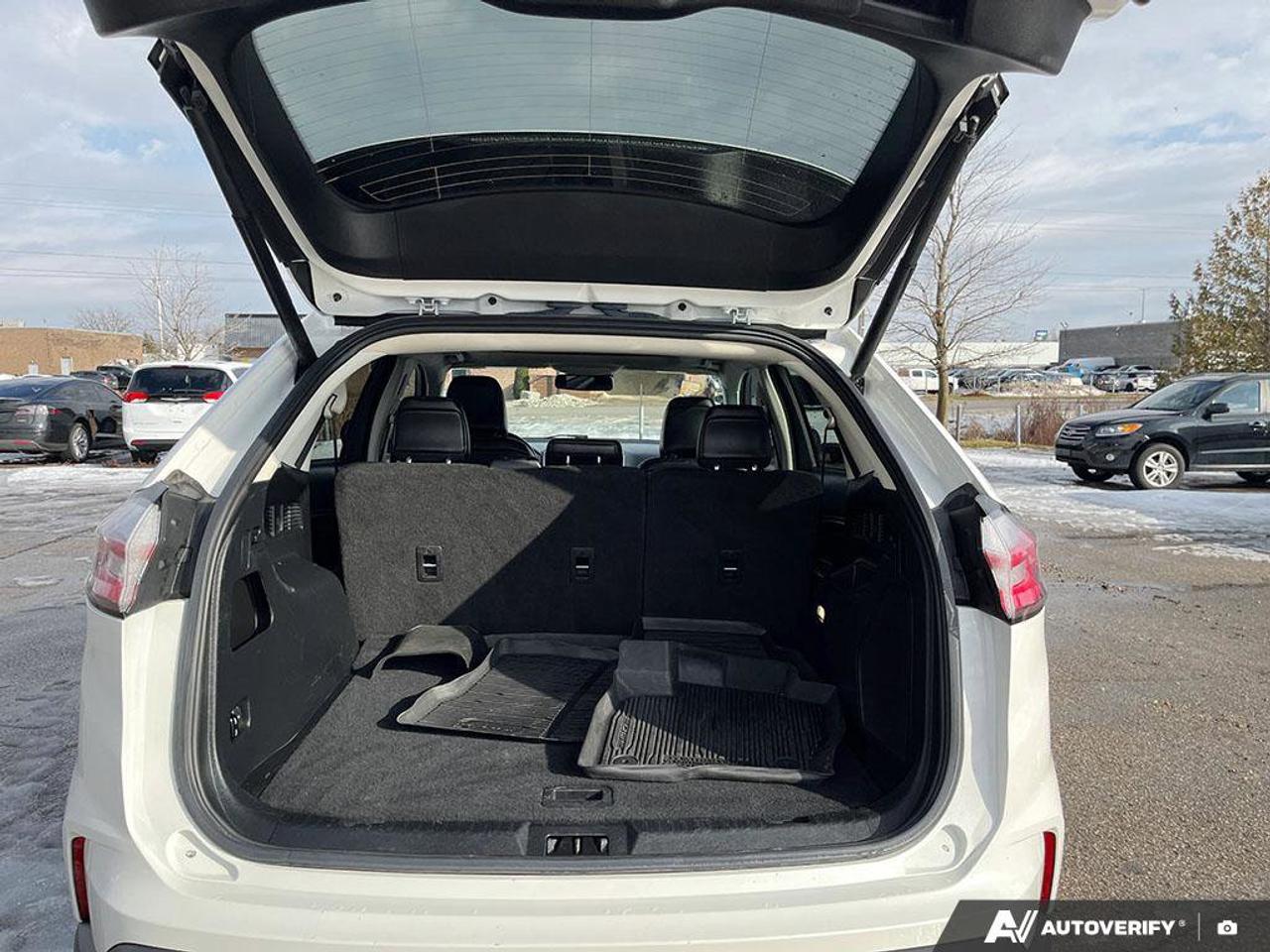 2023 Ford Edge Titanium AWD | Leather | Pano Roof | B&O Sound | Heated Seats + Steering | Remote Start | and More ! Photo