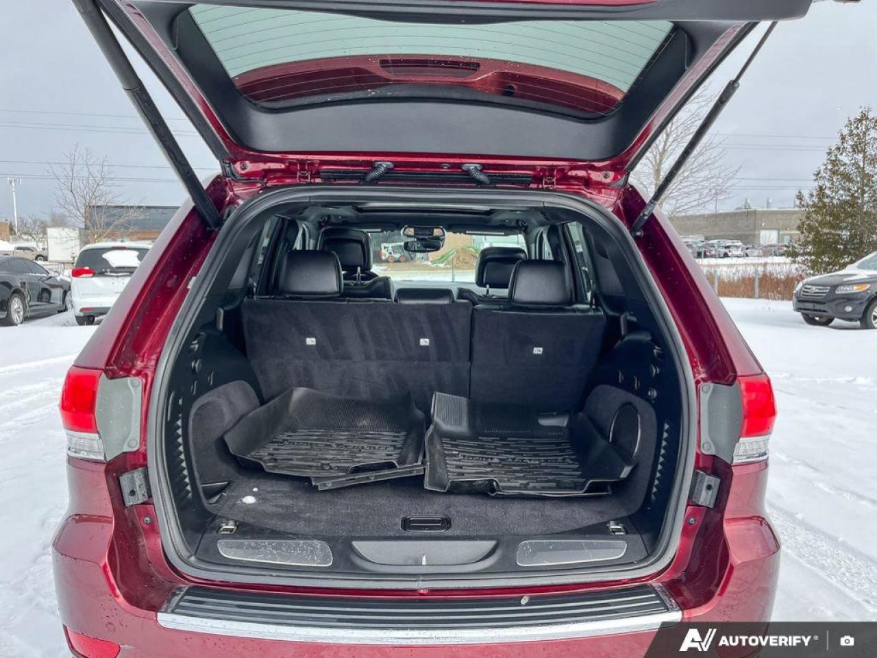 2020 Jeep Grand Cherokee Overland V6 4X4 | Navigation | Pano Sunroof | Nappa Leather | New Tires | New Brakes | Photo