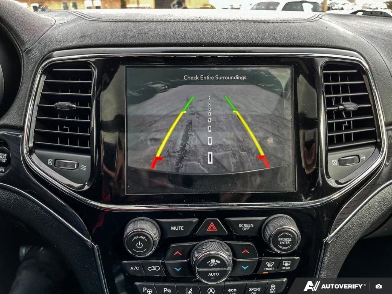 2020 Jeep Grand Cherokee Overland V6 4X4 | Navigation | Pano Sunroof | Nappa Leather | New Tires | New Brakes | Photo