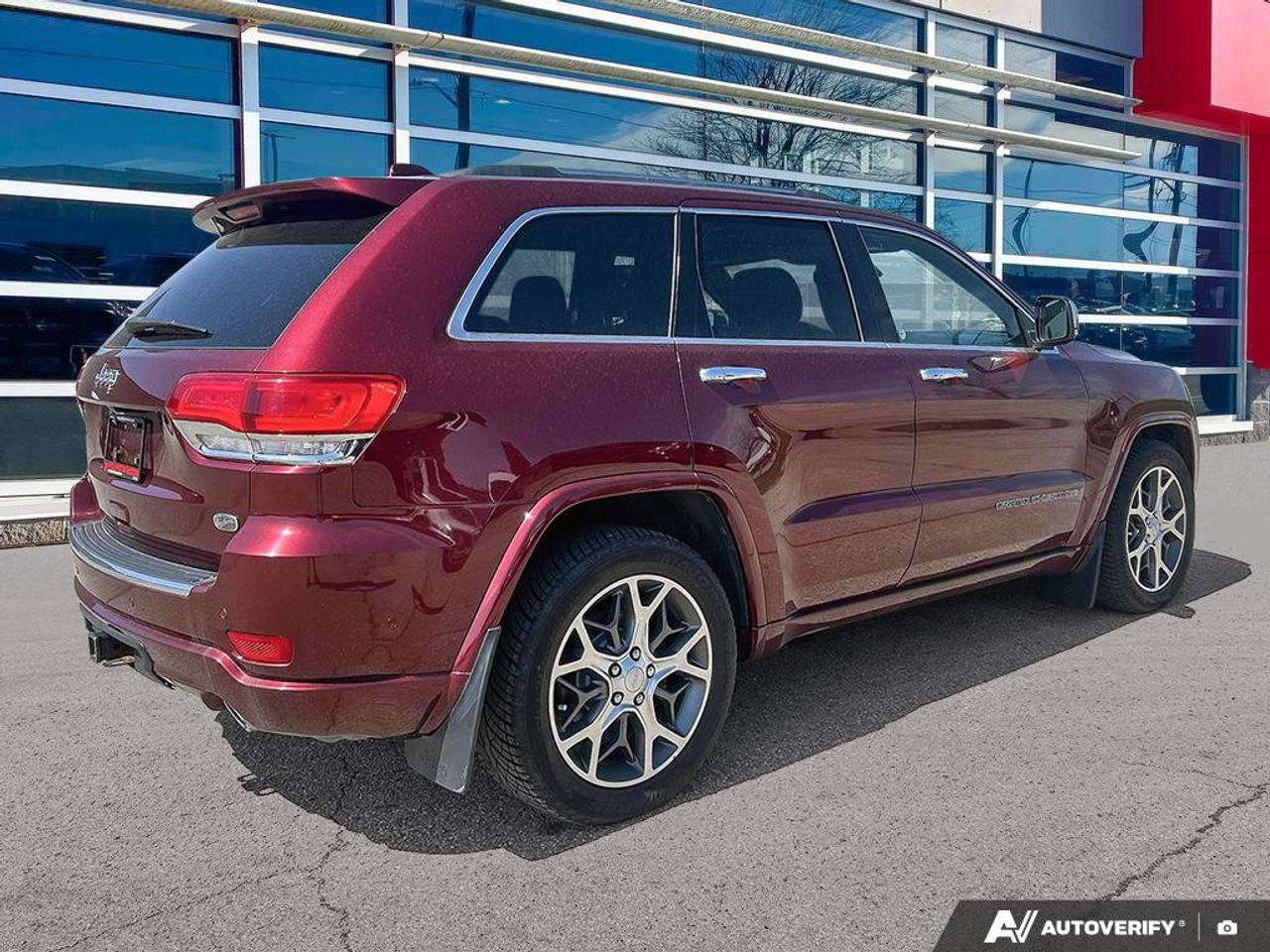 2020 Jeep Grand Cherokee Overland V6 4X4 | Navigation | Pano Sunroof | Nappa Leather | New Tires | New Brakes | Photo4