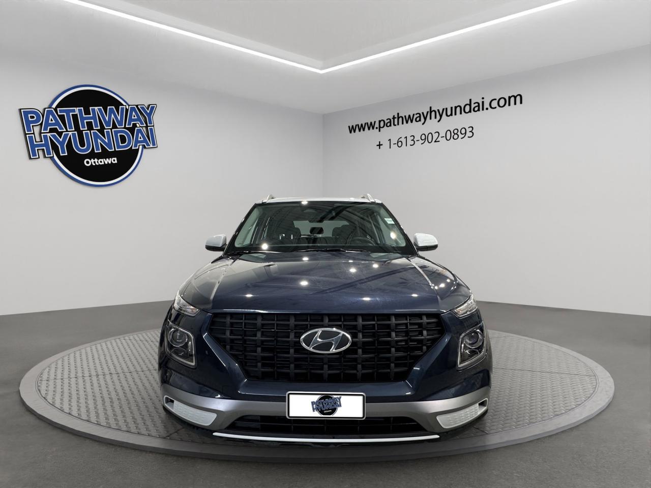 2024 Hyundai Venue Preferred | Reverse Cam | Heated Seats Photo