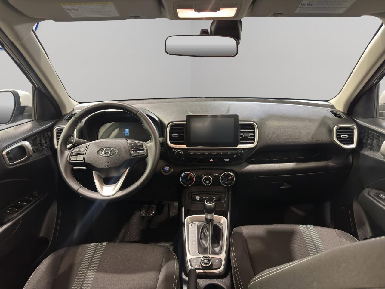 2024 Hyundai Venue Preferred | Reverse Cam | Heated Seats Photo