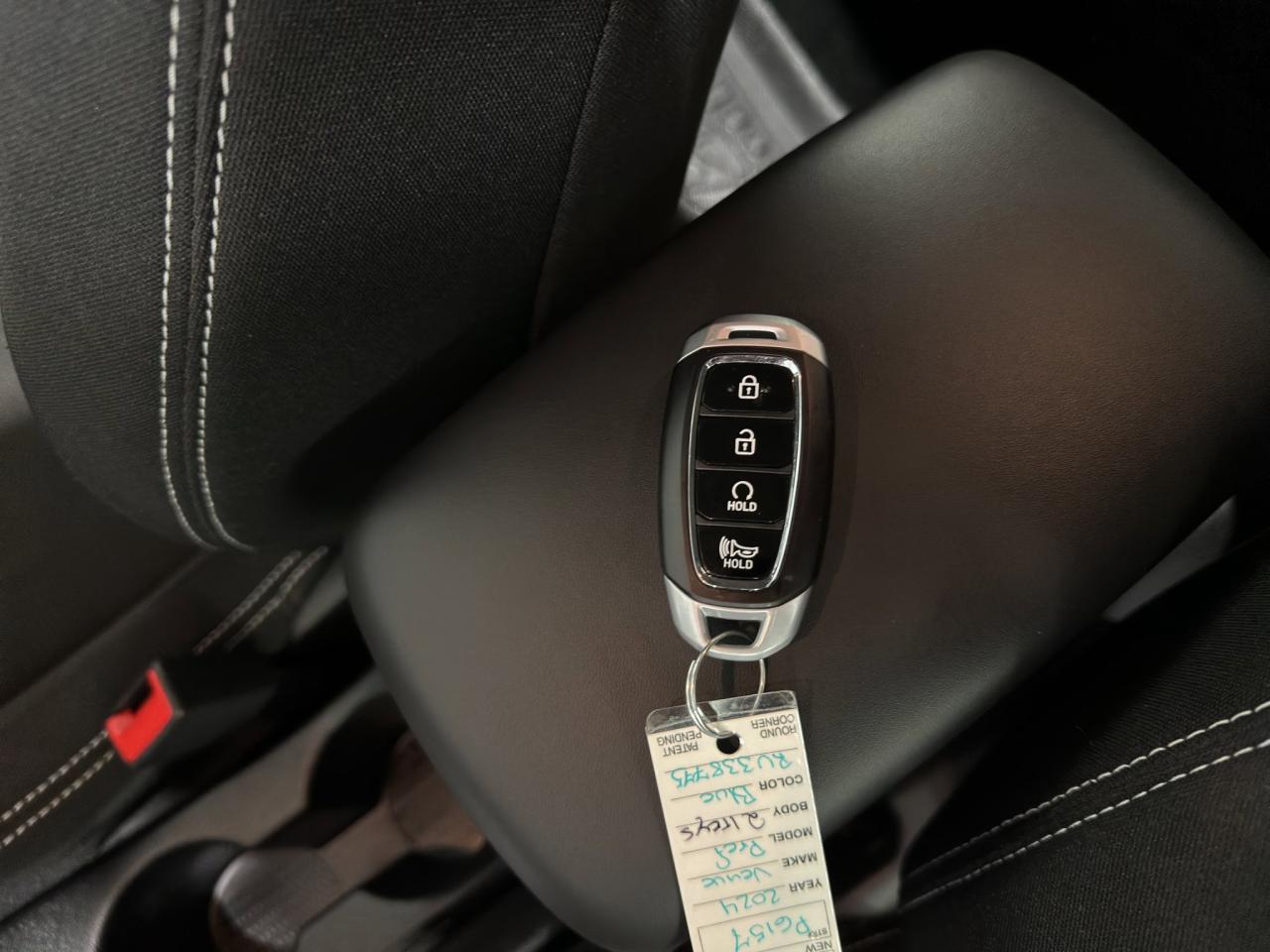 2024 Hyundai Venue Preferred | Reverse Cam | Heated Seats Photo