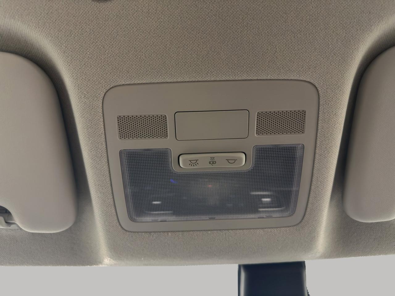 2024 Hyundai Venue Preferred | Reverse Cam | Heated Seats Photo