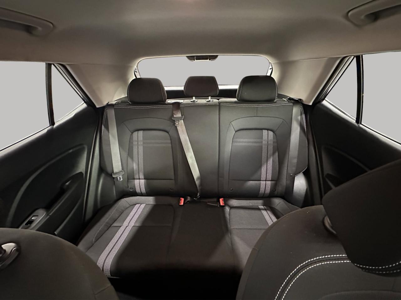 2024 Hyundai Venue Preferred | Reverse Cam | Heated Seats Photo