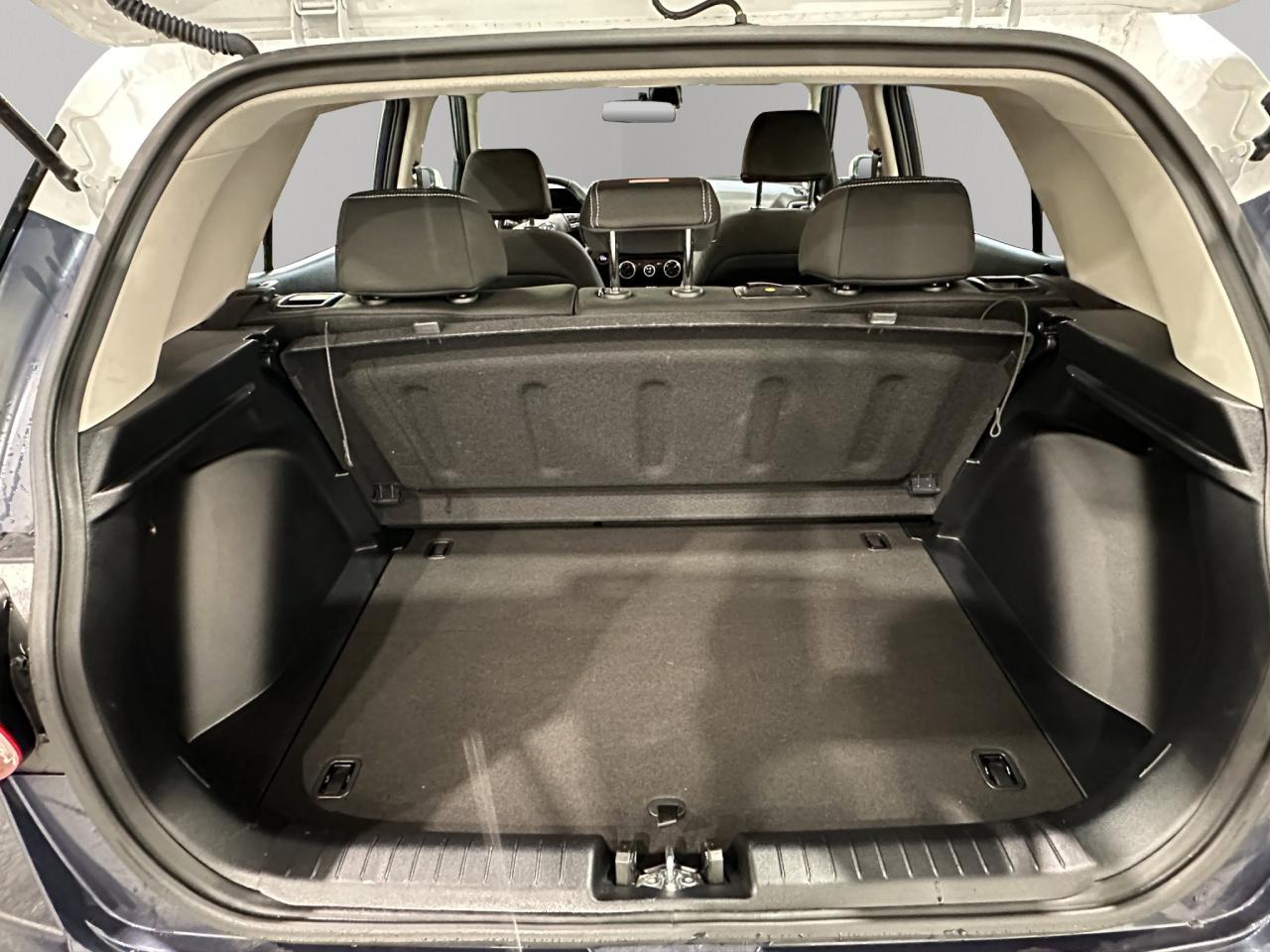 2024 Hyundai Venue Preferred | Reverse Cam | Heated Seats Photo