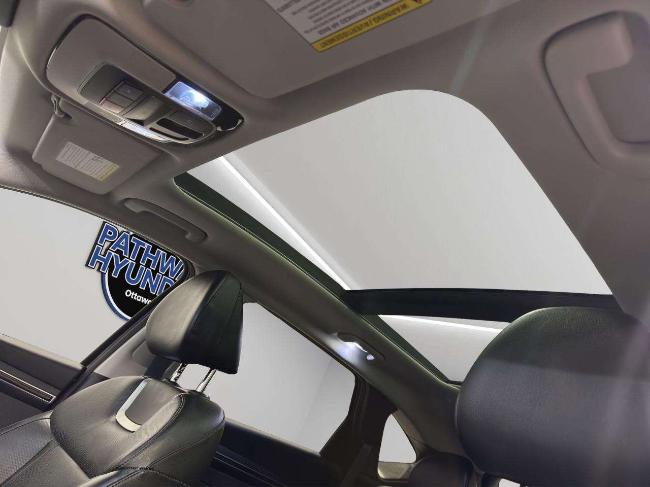 2022 Hyundai Tucson Hybrid Luxury | Reverse Cam | Heated Seats Photo