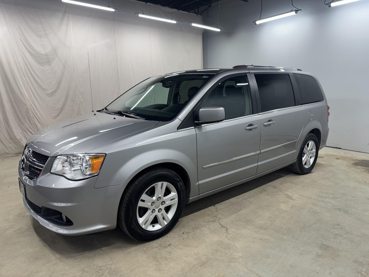 2016 Dodge Grand Caravan Crew Plus Photo