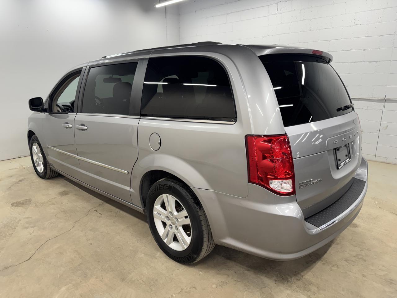 2016 Dodge Grand Caravan Crew Plus Photo