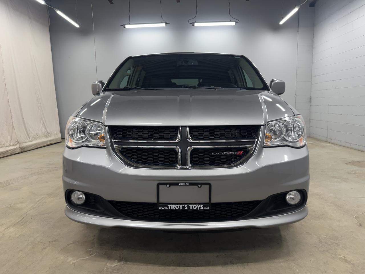 2016 Dodge Grand Caravan Crew Plus Photo