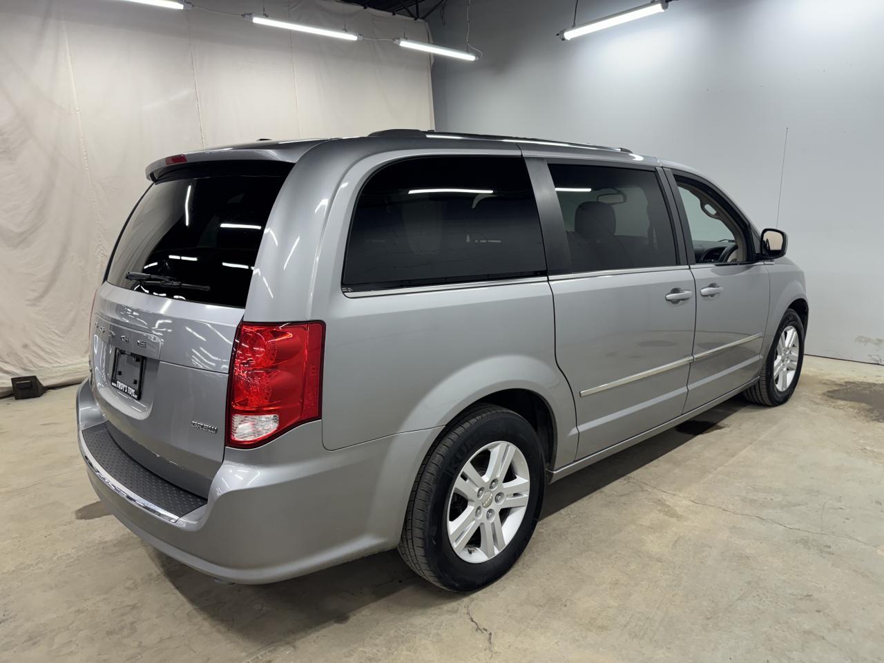 2016 Dodge Grand Caravan Crew Plus Photo