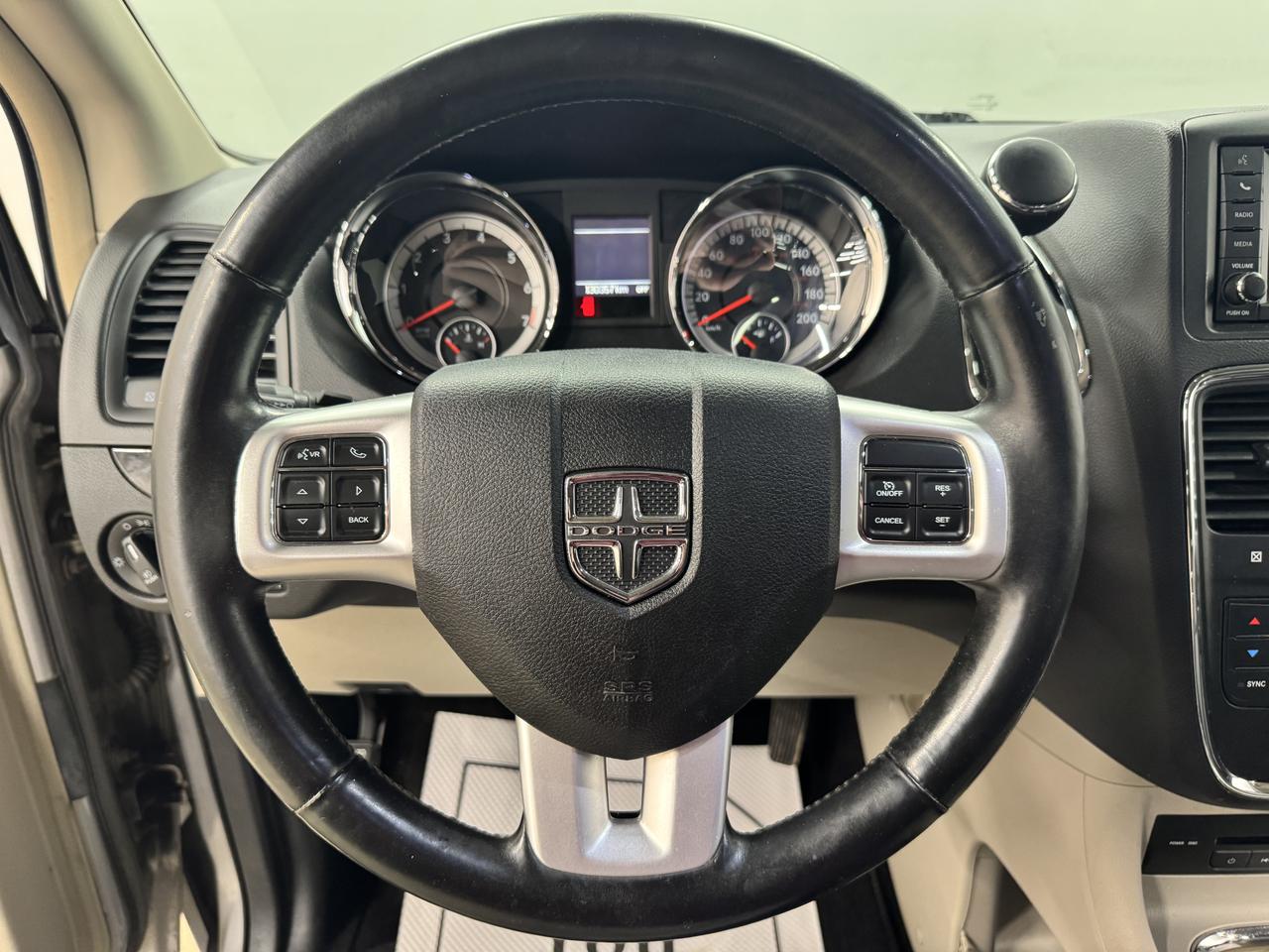 2016 Dodge Grand Caravan Crew Plus Photo