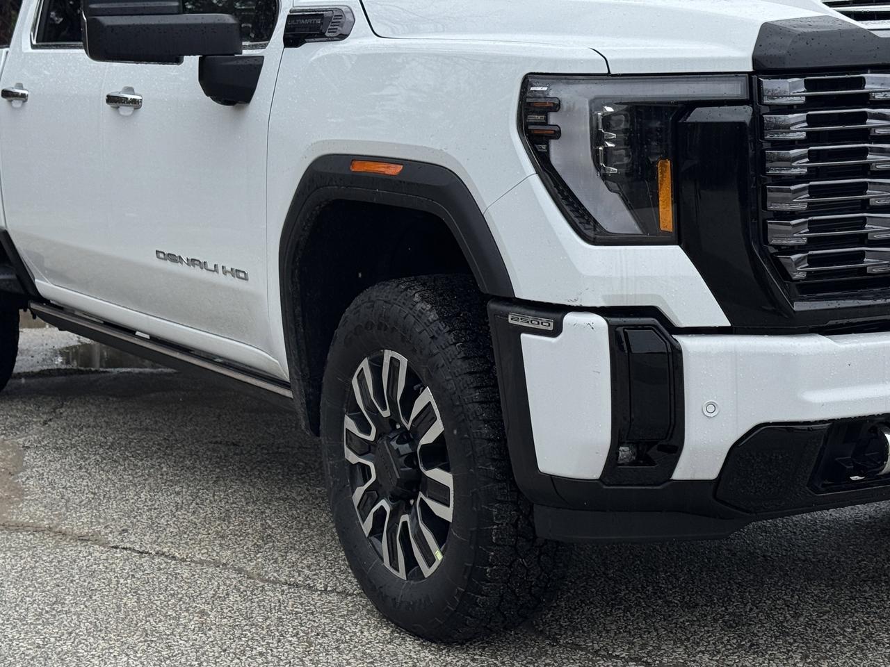 2026 GMC SIERRA 2500HD Denali Ultimate Photo3
