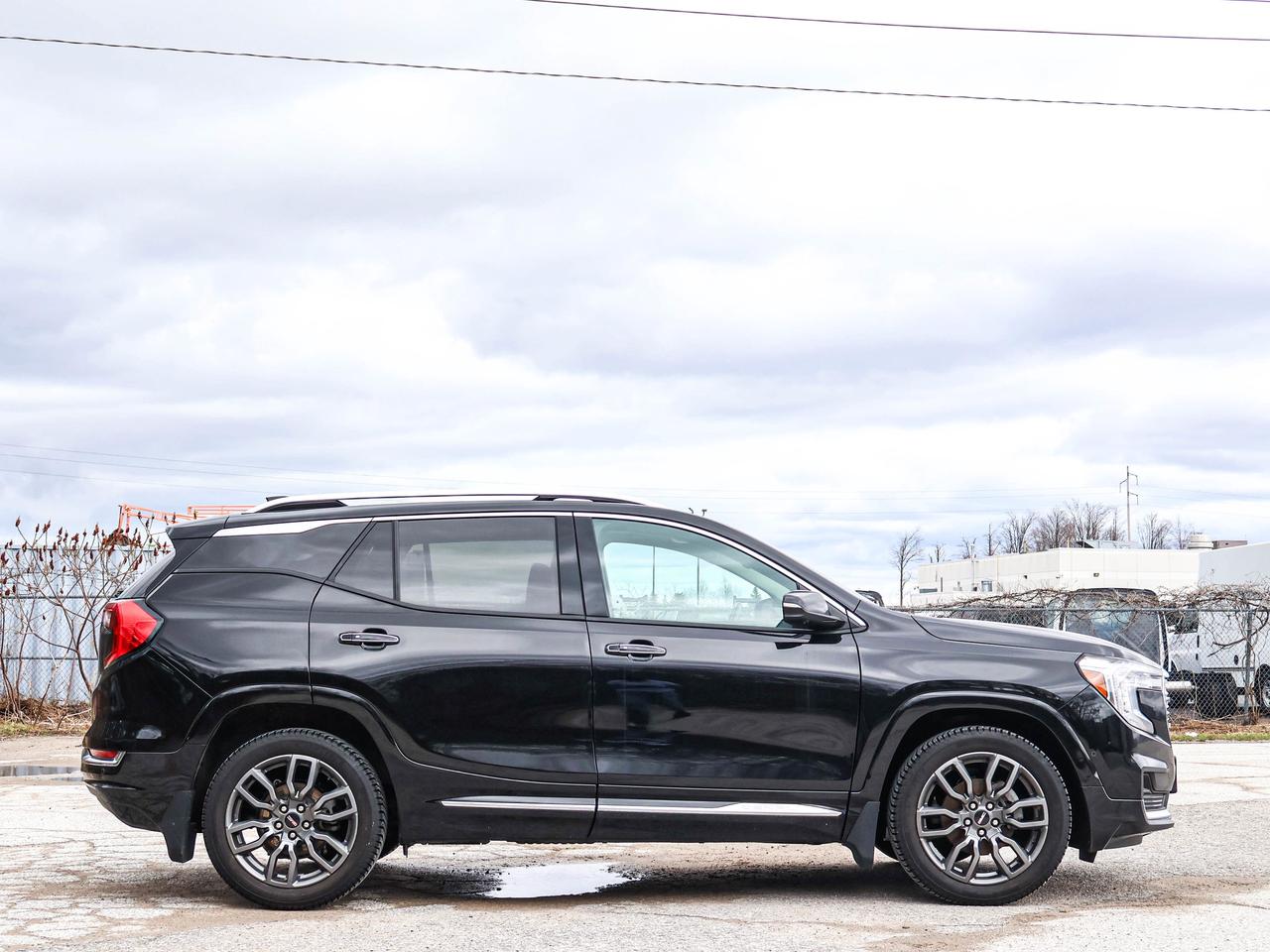 2024 GMC Terrain Denali Photo2