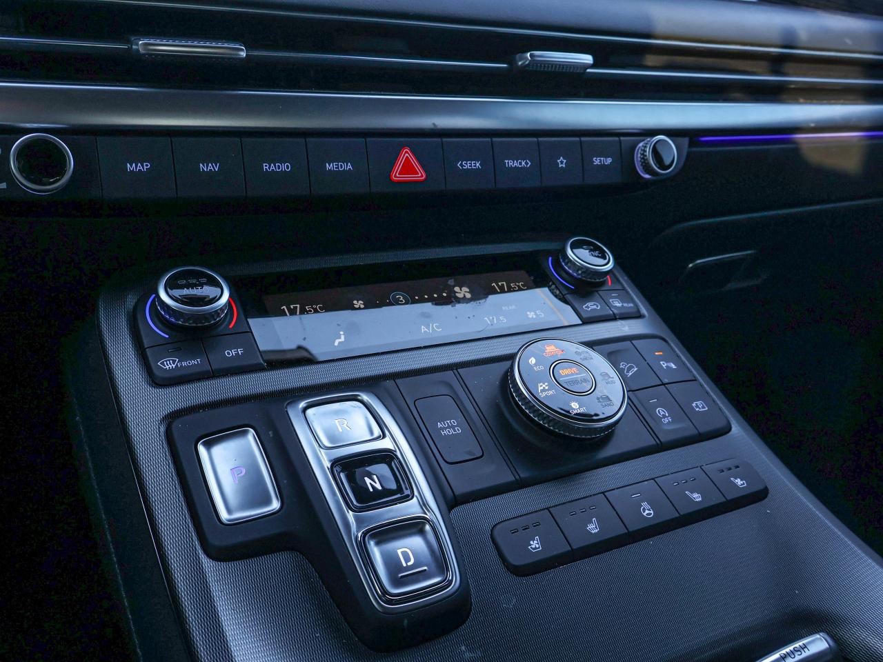 2025 Hyundai PALISADE Ultimate Calligraphy Night Photo