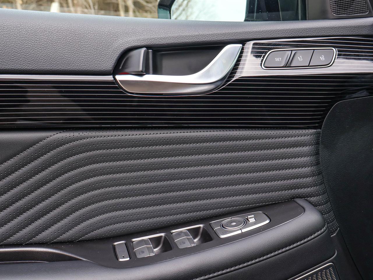 2025 Hyundai PALISADE Ultimate Calligraphy Night Photo