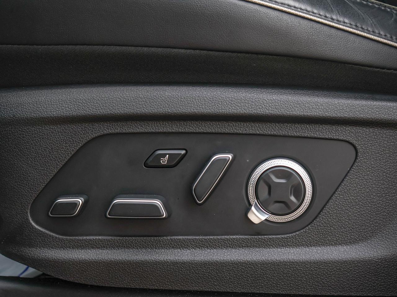 2025 Hyundai PALISADE Ultimate Calligraphy Night Photo