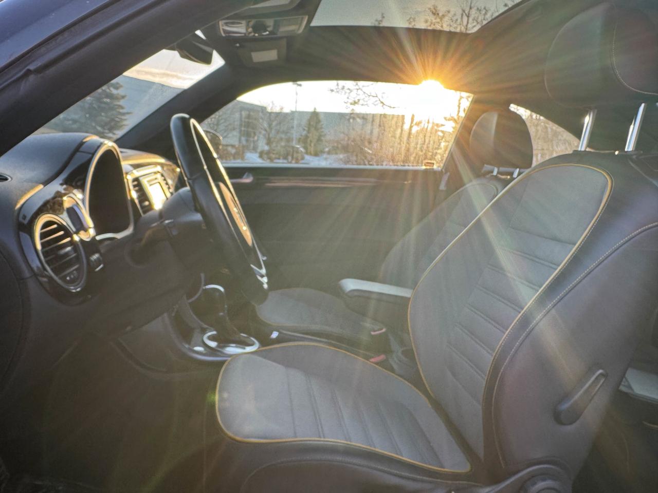 2018 Volkswagen Beetle Dune Photo