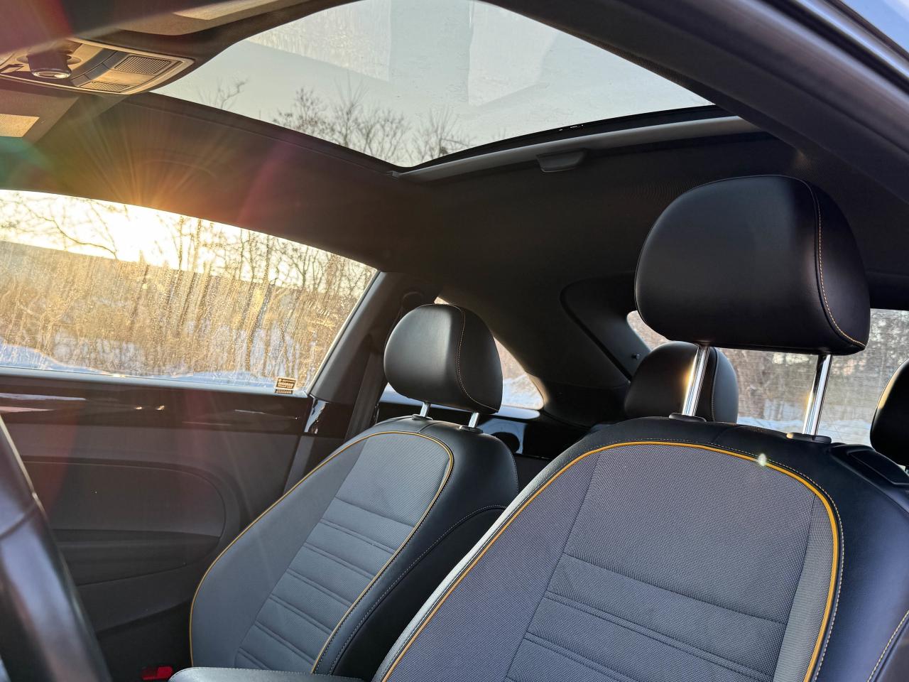 2018 Volkswagen Beetle Dune Photo